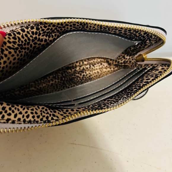 Silver crossbody wallet/clutch - Picture 2 of 5